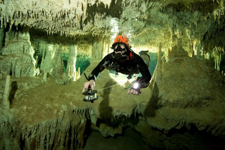 In Mexico is de langste onderwatergrot ter wereld ontdekt