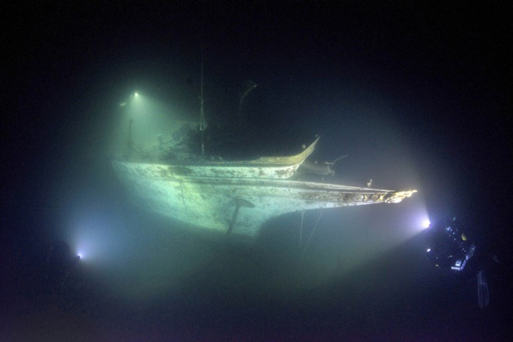 Spookachtige beelden van scheepswrak in Lake Superior