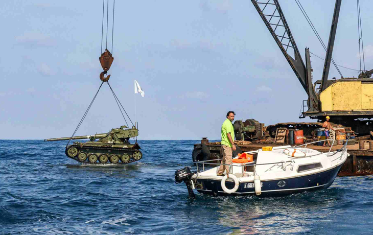 Libanon dumpt oude tanks op zeebodem