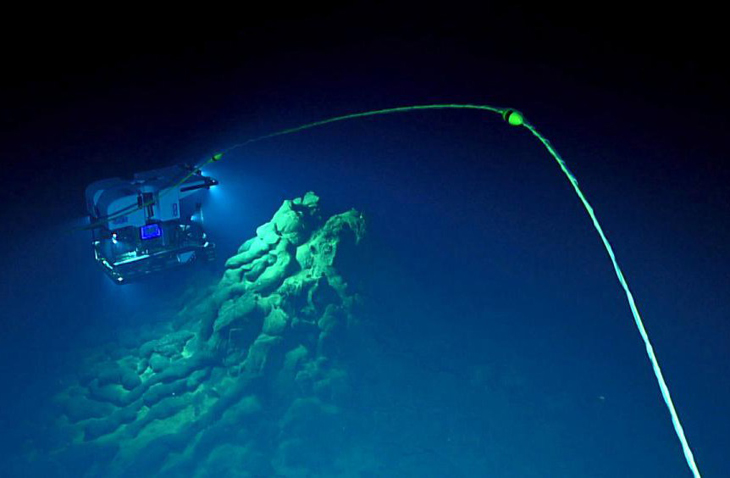 Diepste onderzeese eruptie ooit ontdekt