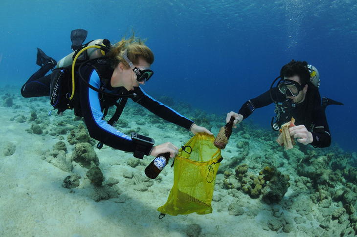 Ocean clean-up dive Bonaire