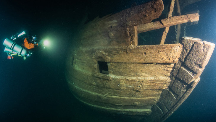 Bijna volledig intact zeventiende-eeuws Nederlands fluitschip ontdekt in Finse Golf