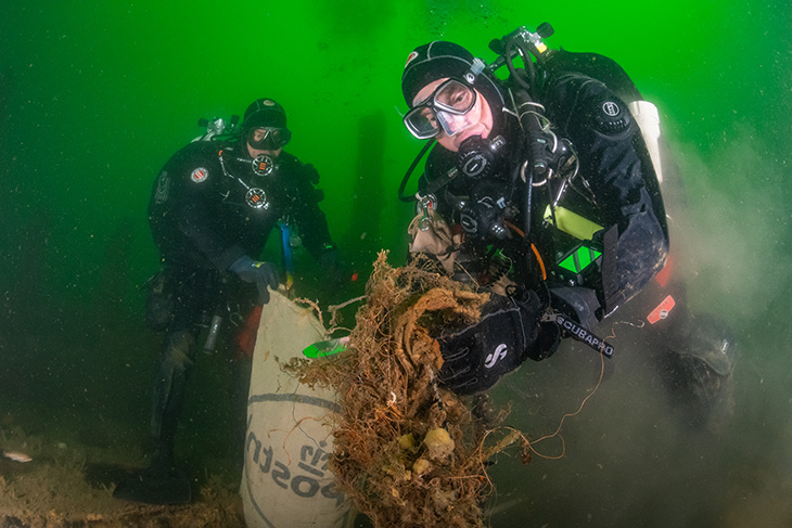 Expeditie Helgoland, meer dan 3500kg plastic en visnetten verwijderd